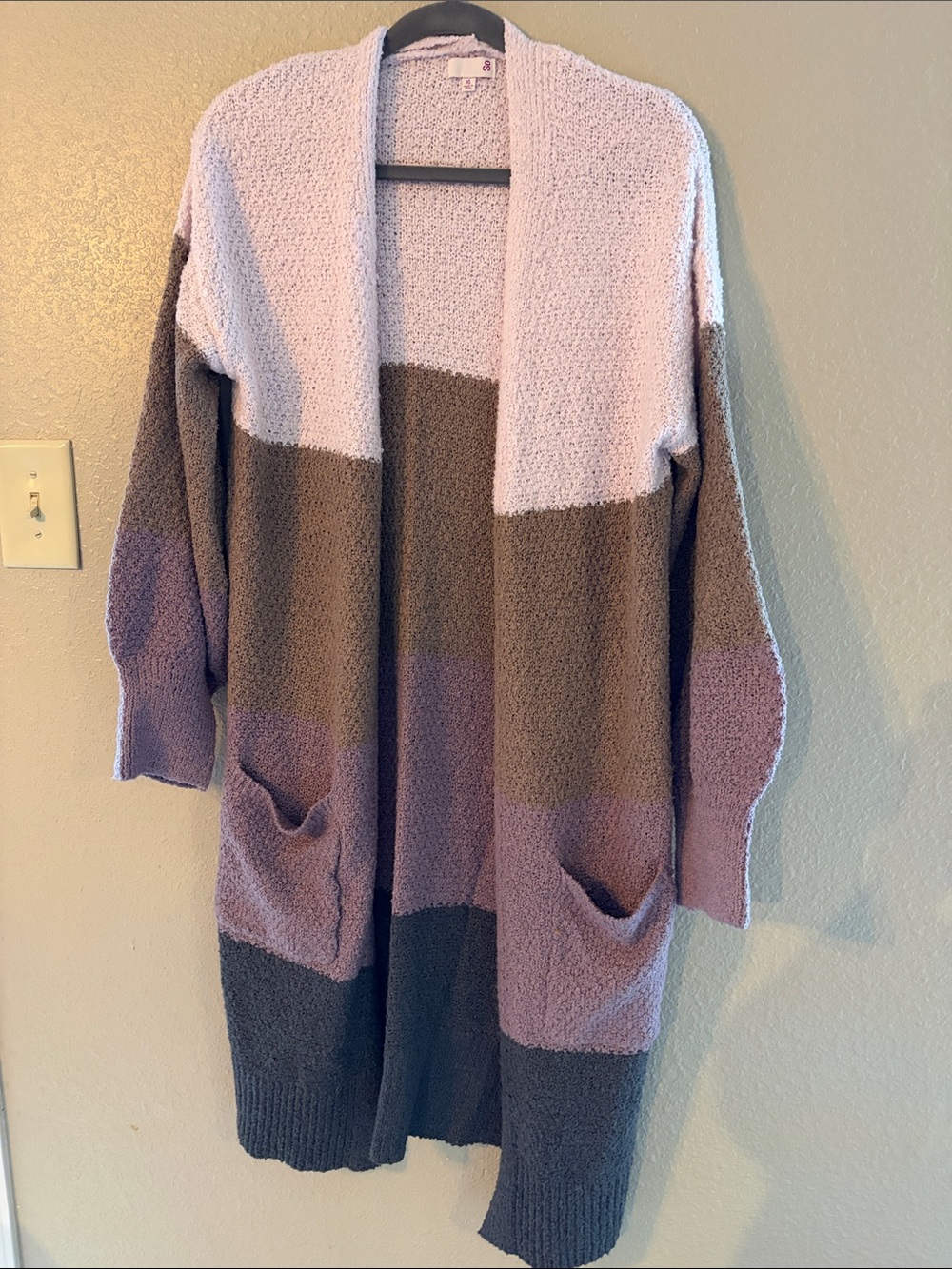 SO Colorblock Open-Front Cardigan in Pink, Brown & Gray